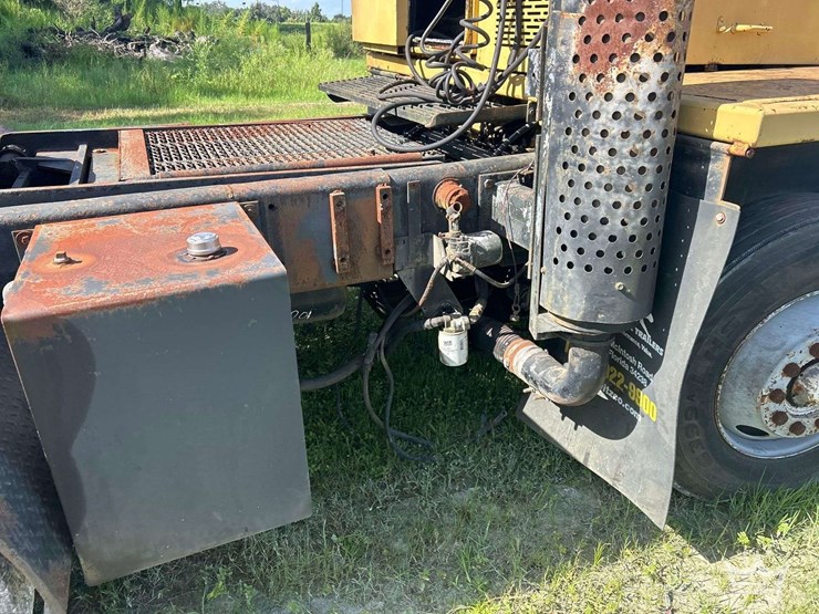yard-spotter-truck-image-12