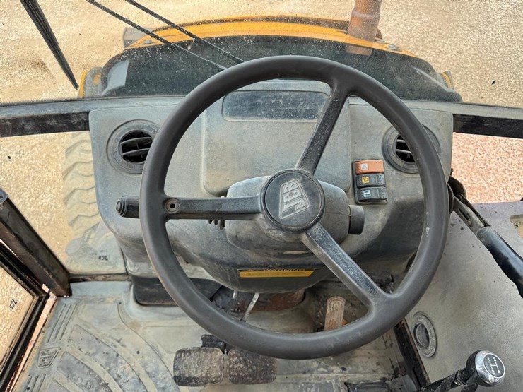 jcb-214e-image-27