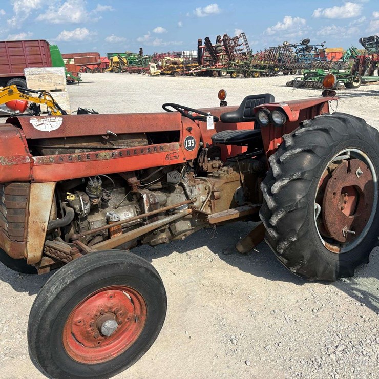 MASSEY-FERGUSON 135