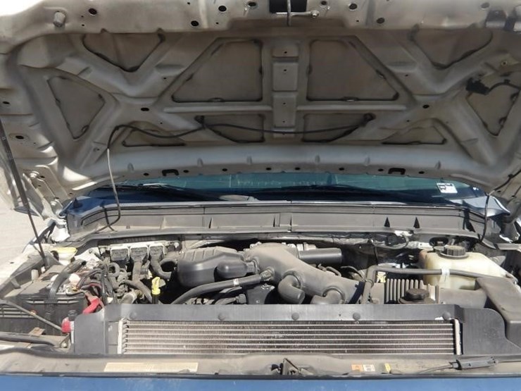 2011-ford-f550-image-10