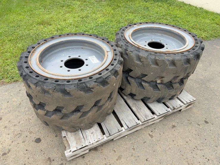 (4)-galaxy-31x10-20-aperture-tires-image-1