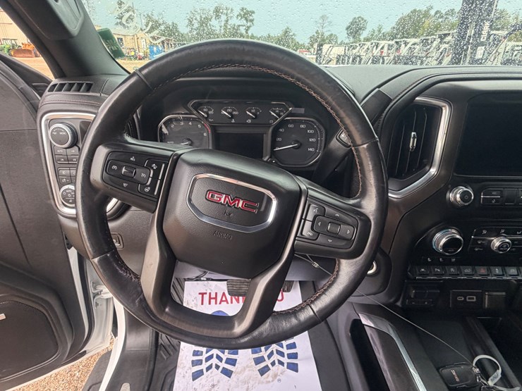 2021-gmc-sierra-1500-image-57