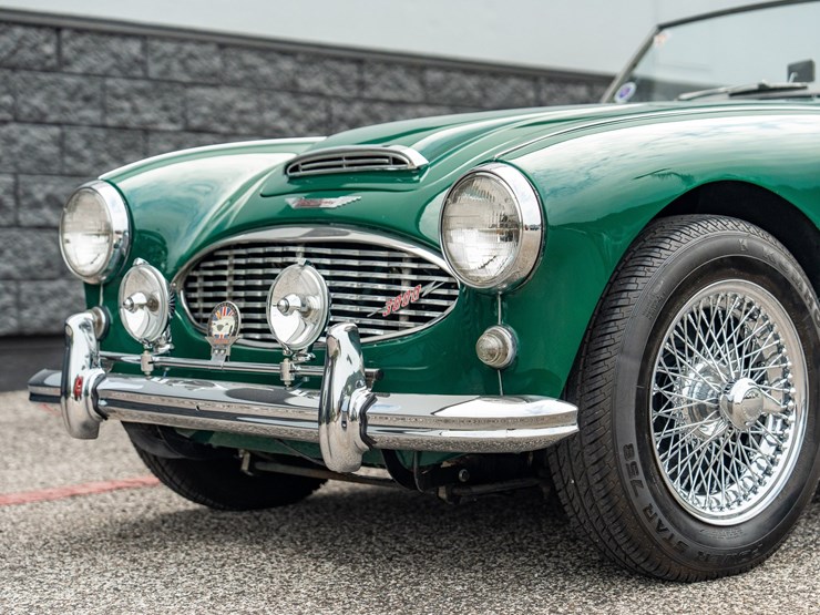 #108-•-offered-at-no-reserve-|-1961-austin-healey-3000-mark-i-image-26