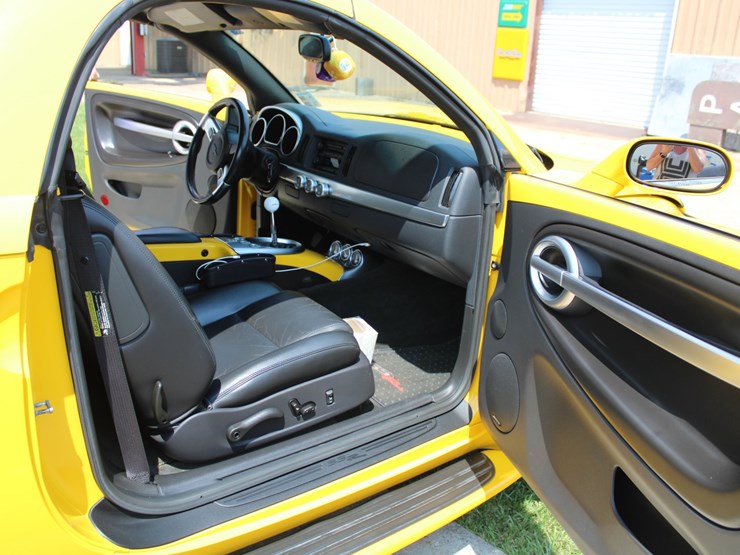 #135-•-offered-at-no-reserve-|-2005-chevrolet-ssr-image-29