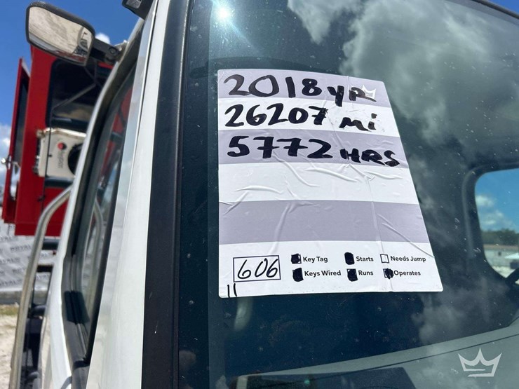 2018-freightliner-m2-106-image-31