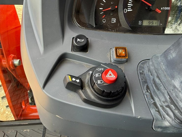 2020-kubota-mx5400-image-26