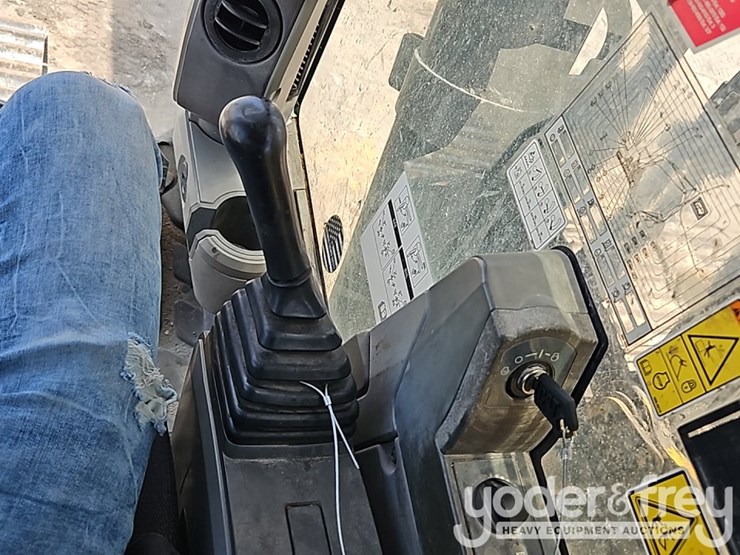 2015-caterpillar-336fl-image-31