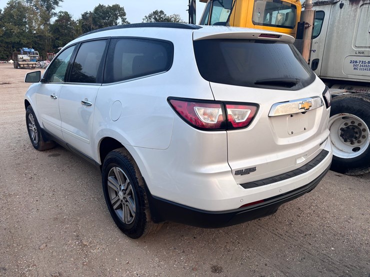 2016-chevrolet-traverse-image-3