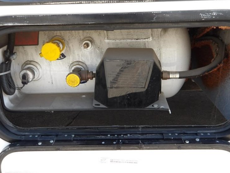 2021-ford-e450-image-15