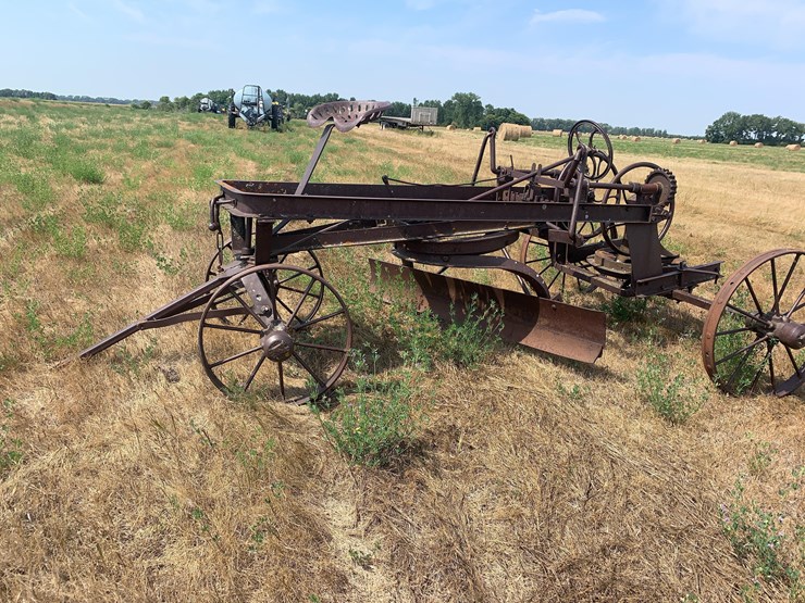 road-grader-image-9