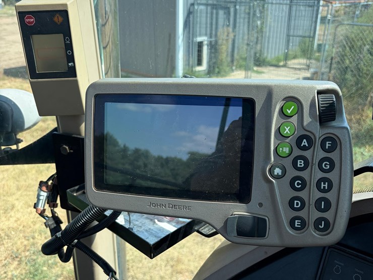 john-deere-8320t-image-27