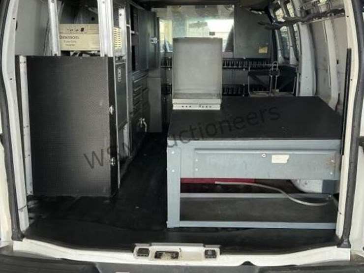2014-chevrolet-express-3500-image-10