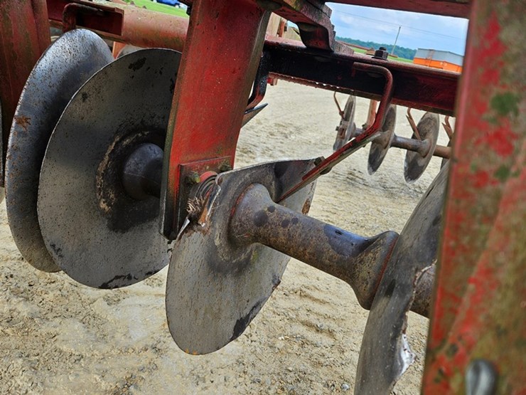 massey-ferguson-620-image-32