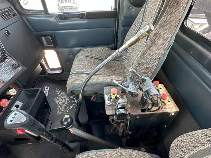2000-kenworth-c500-image-9