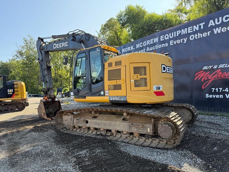 2016-deere-245g-lc-image-2
