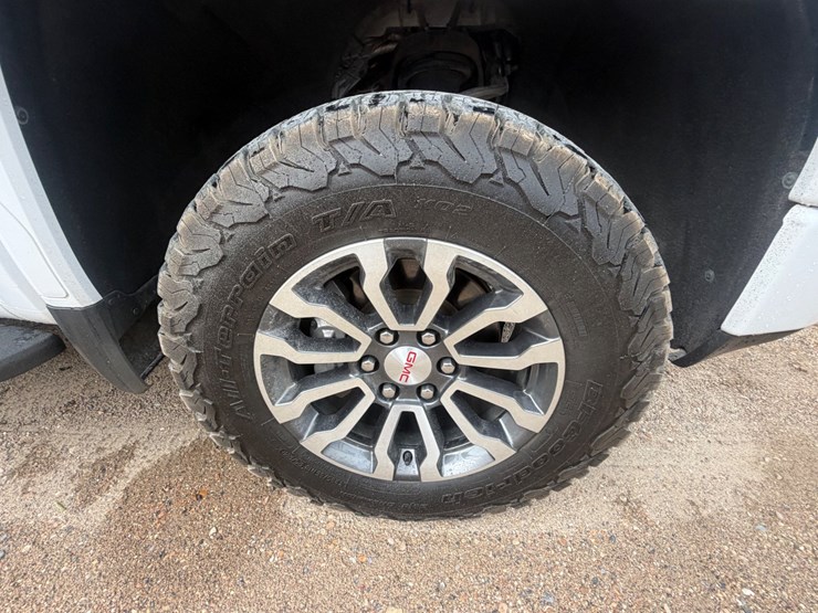 2021-gmc-sierra-1500-image-24