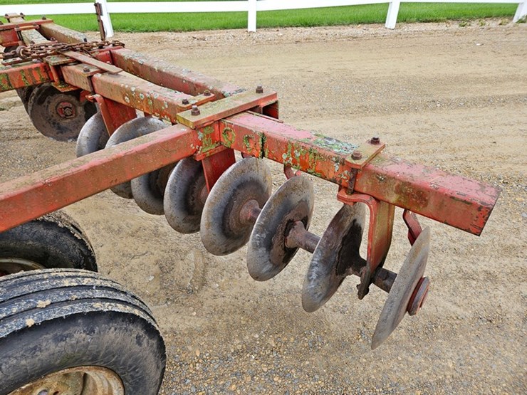 massey-ferguson-620-image-26