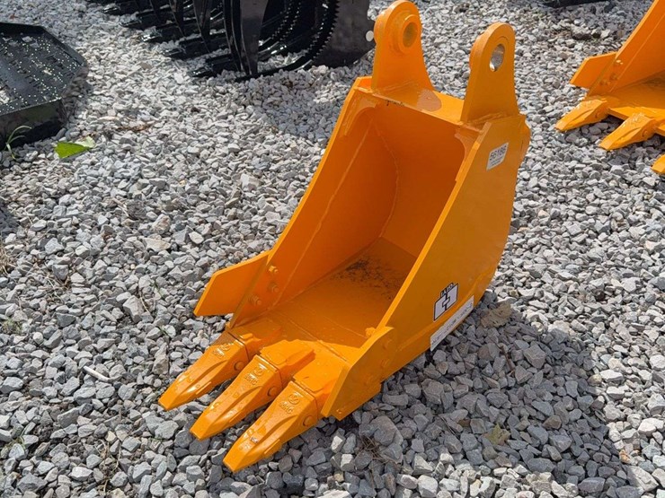 caterpillar-305-image-1
