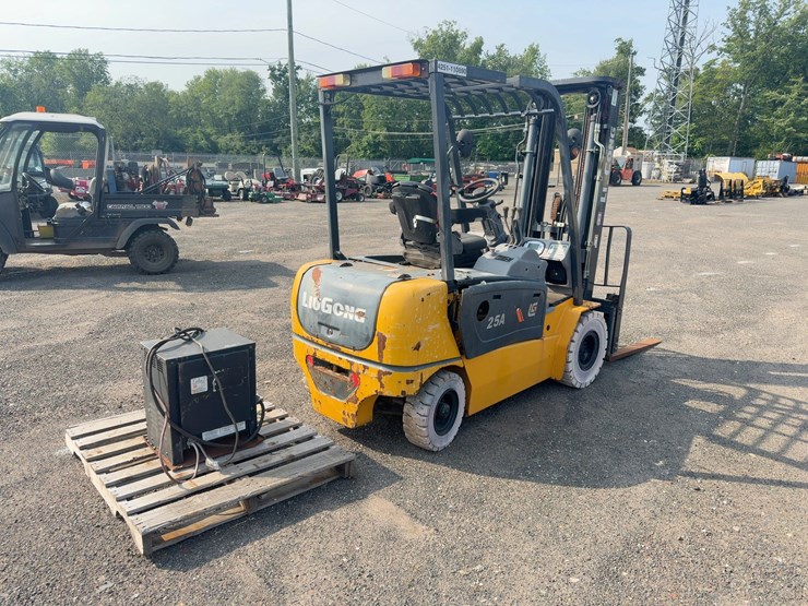inoperable---2019-liugong-clg2025a-s-electric-forklift-image-5