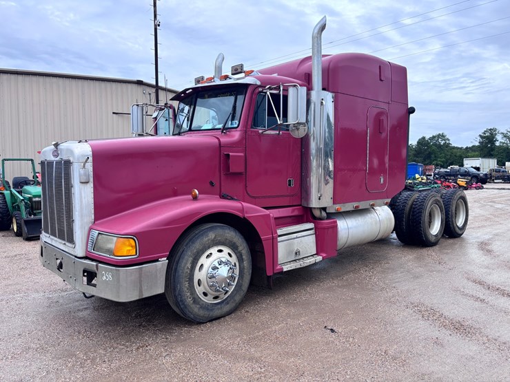 1994-peterbilt-377-image-1