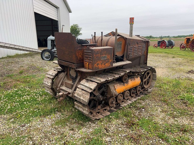 cletrac-25-crawler-image-5
