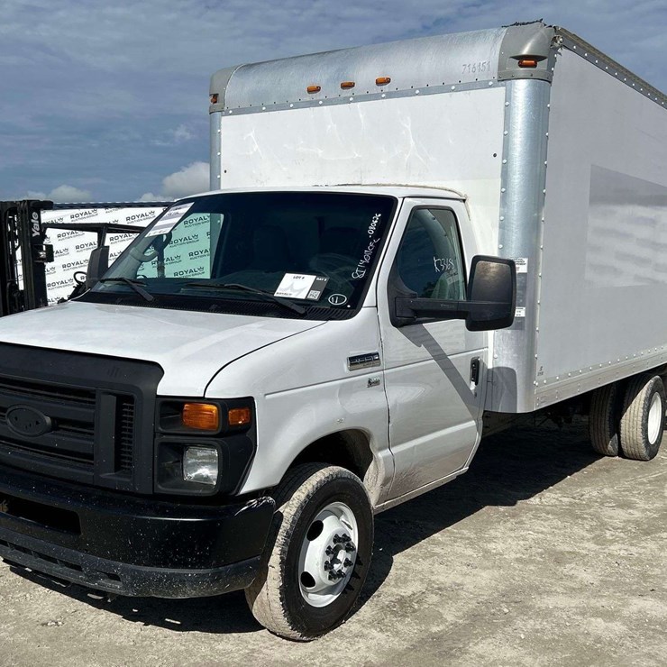 2017 FORD E350