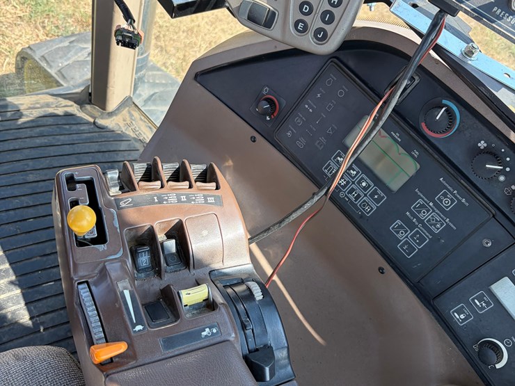 john-deere-8320t-image-25
