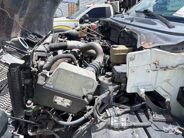 2016-ford-f650-image-9