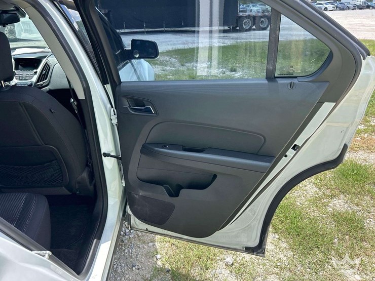 2017-chevrolet-equinox-image-23