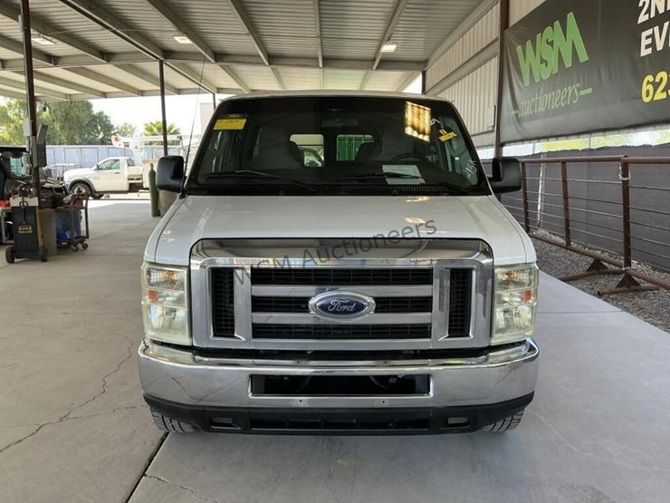 2009-ford-e350-image-3