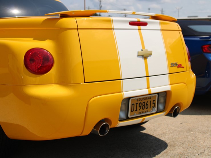 #135-•-offered-at-no-reserve-|-2005-chevrolet-ssr-image-12
