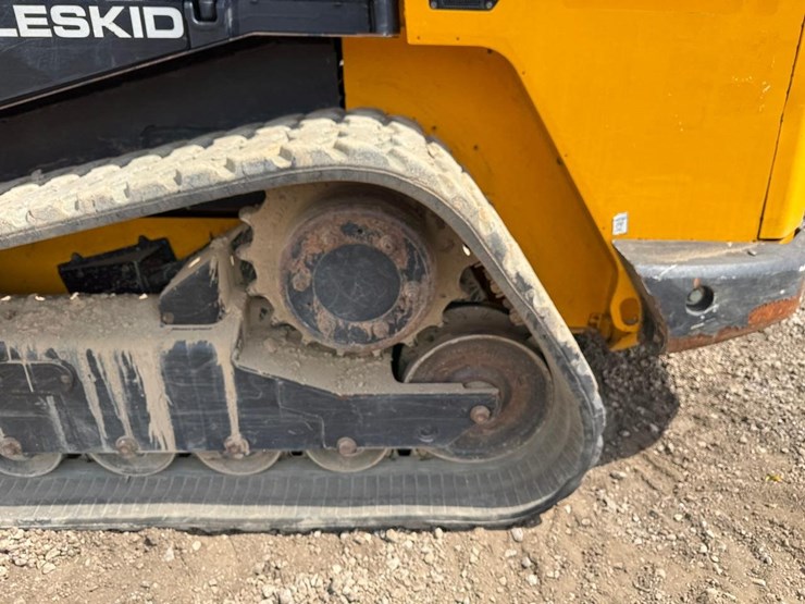 2024-jcb-3ts-8t-image-21
