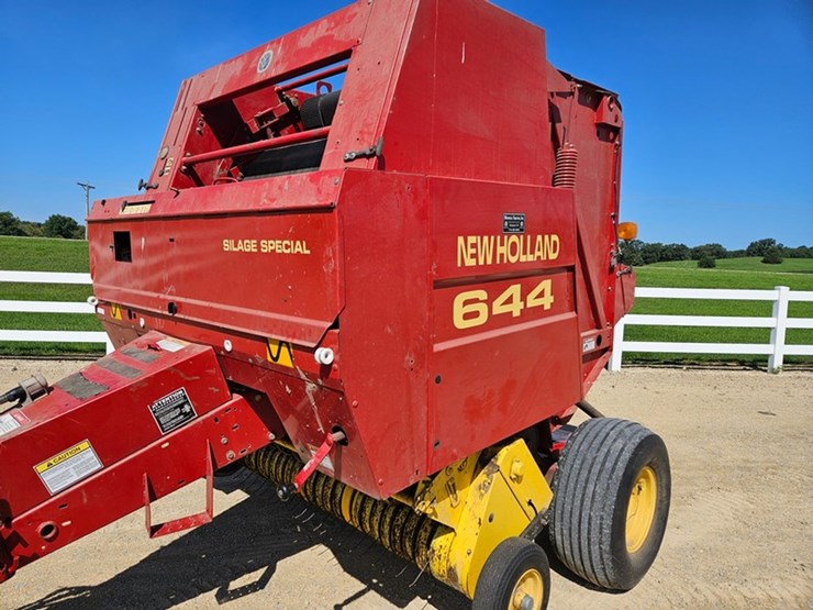 new-holland-644-image-12