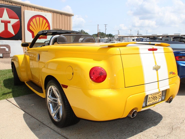 #135-•-offered-at-no-reserve-|-2005-chevrolet-ssr-image-49