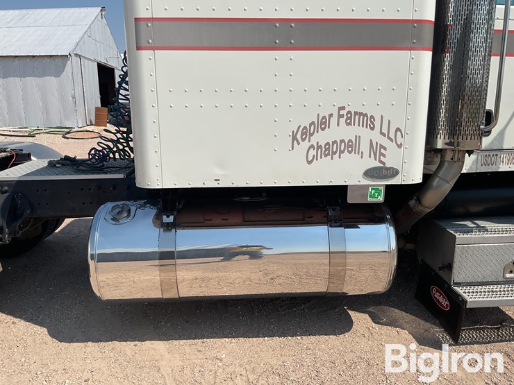 2005-peterbilt-378-image-16