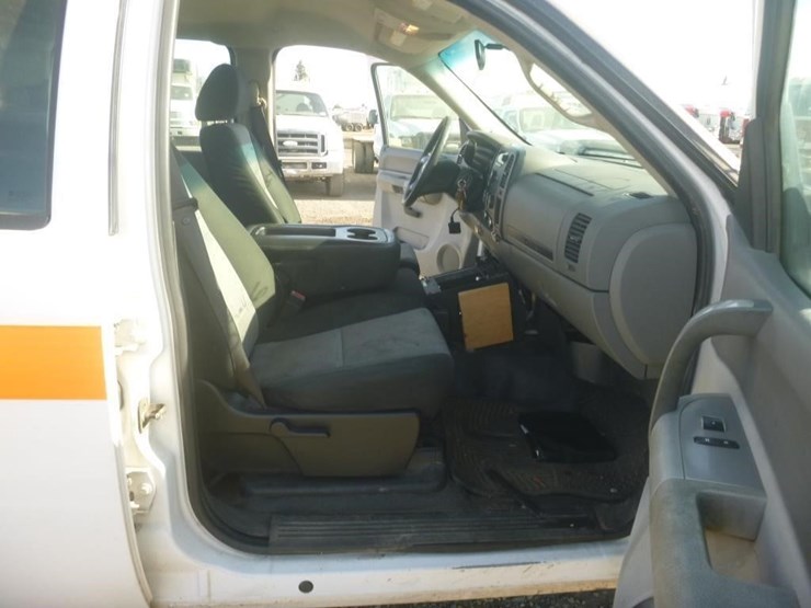 2009-chevrolet-3500hd-image-11