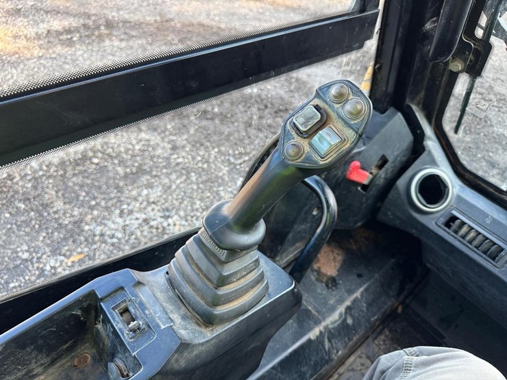 jcb-225t-image-28