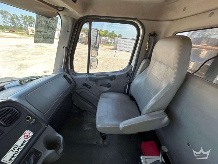 2016-freightliner-114sd-image-31