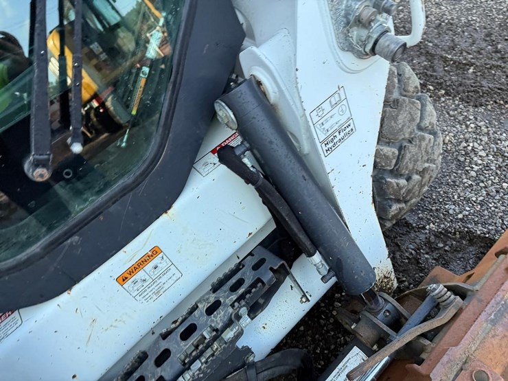 2017-bobcat-s570-image-10