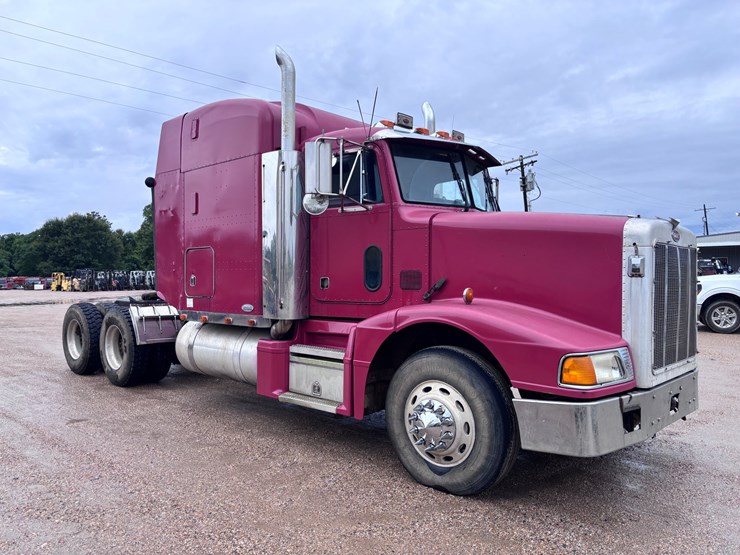 1994-peterbilt-377-image-2
