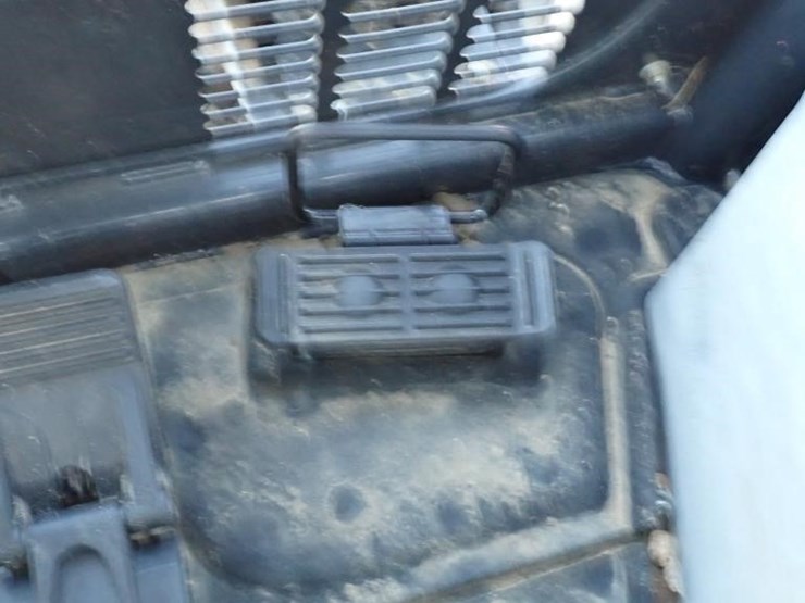 2023-deere-35g-image-25