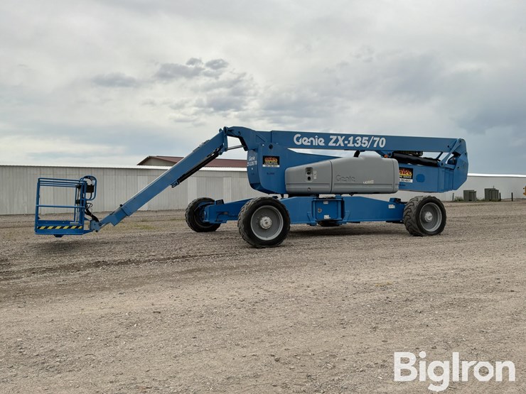 2013-genie-zx135/70-image-1