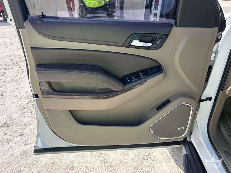 2016-chevrolet-tahoe-image-10