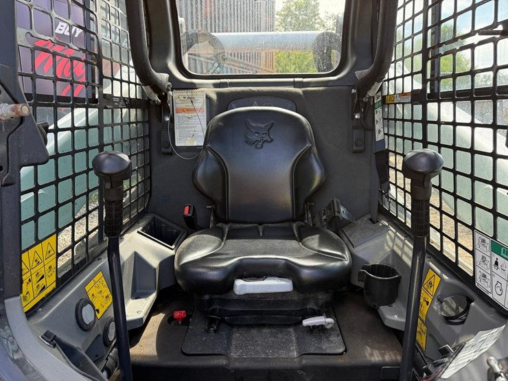 2024-bobcat-s770-image-17