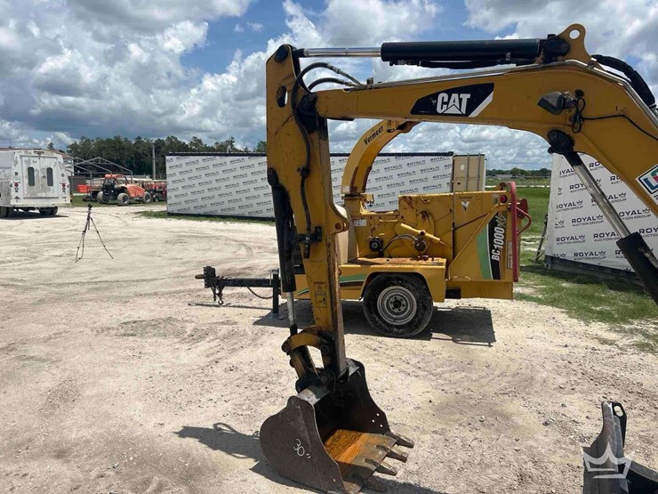 2015-caterpillar-304e2-mini-excavator-image-21
