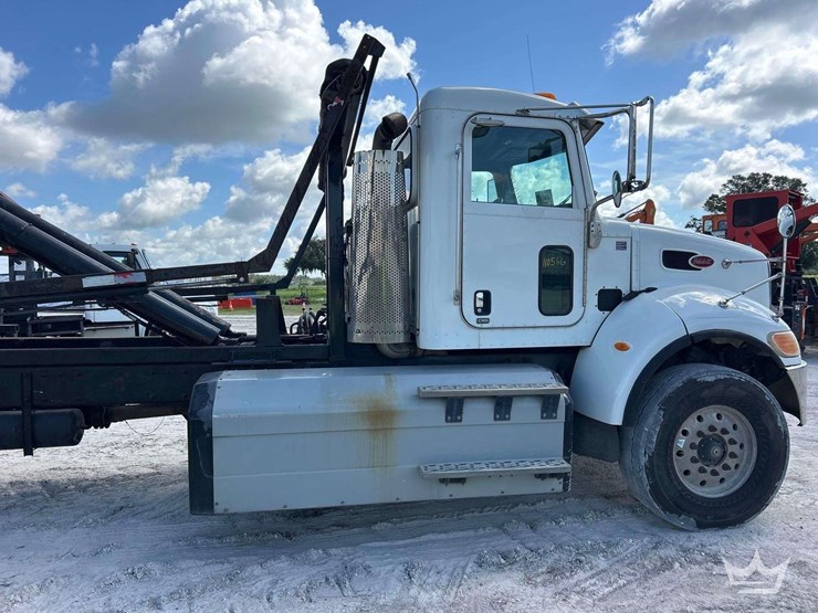 2016-peterbilt-348-image-20