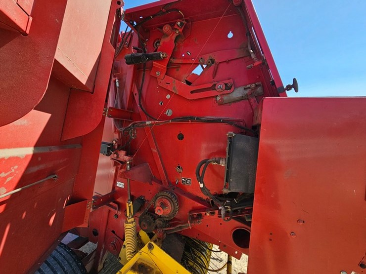 new-holland-644-image-26