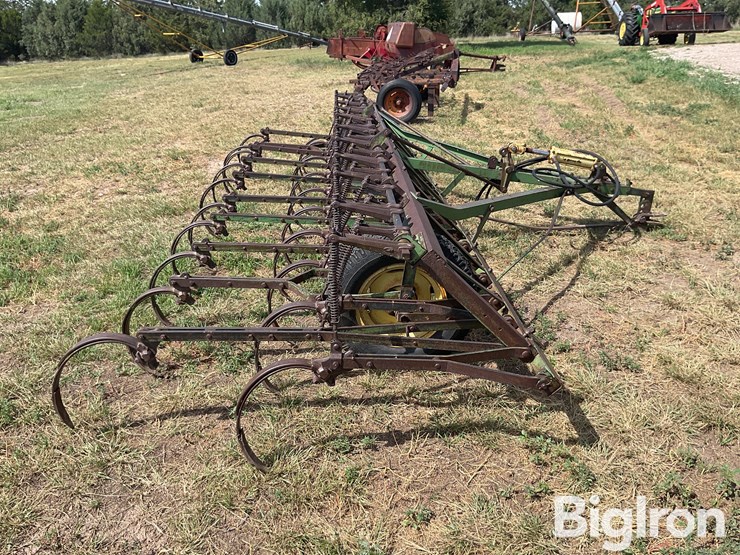 john-deere-field-cultivator-image-4