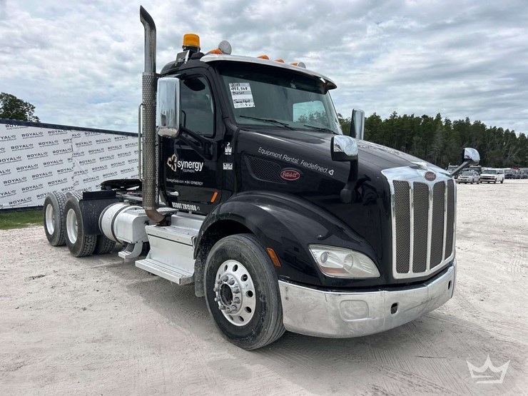 2019-peterbilt-579-image-2