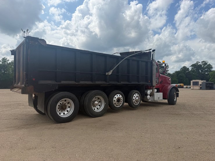 2008-peterbilt-365-image-3